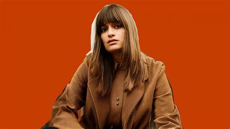 Voir plus d'idées sur le thème chanteur, loulou robert, la femme musique. Clara Luciani - Radio RG30