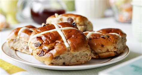 Aldi Begins Selling Hot Cross Buns In January Who Magazine