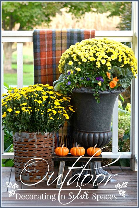Fall decorating design 101 diy fall. OUTDOOR FALL DECORATING IN SMALL SPACES - StoneGable