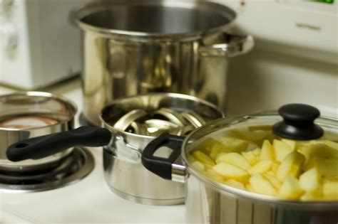 Le mele cotte sono una delle classiche ricette della nonna, spesso associate a quando non si sta ed infatti, nonostante io ami le mele in tutte le salse, ho iniziato ad apprezzare le mele cotte solo da. ricetta mele cotte | in pentola