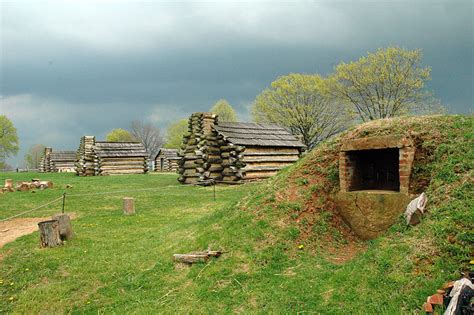 Within days of arriving at valley forge, troops constructed 1,500 to 2,000 log huts in parallel lines that would house 12,000 soldiers and 400 women and. File:Valley Forge oven and cabins.jpg - Wikimedia Commons