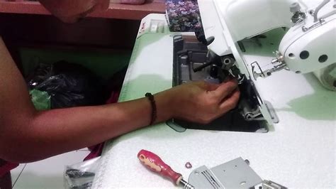 Meski tergolong jadul, mesin jahit ini sebenarnya justru memiliki sejumlah keunggulan tersendiri, yakni:  Trik  Cara pasang rotary mesin jahit jack benang bawah ...