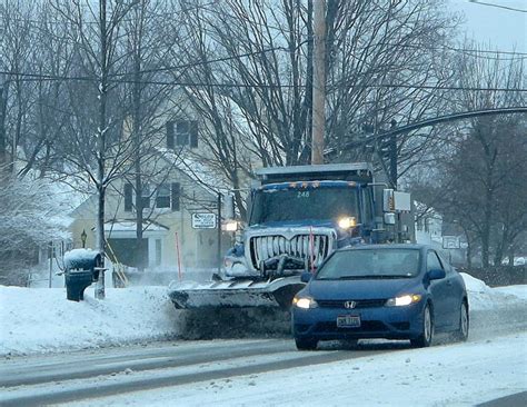 Wksu News Odot Urges Drivers To Give Snow Plows And Salt Trucks Space