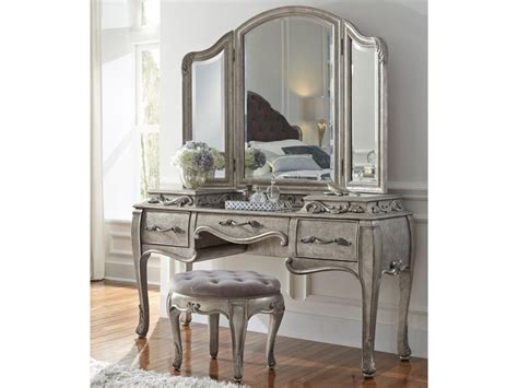 The Rhianna Vanity by Pulaski Furniture #furniture #moderndream | Bedroom vanity, Shabby chic ...