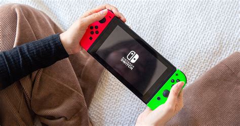 5 Best Handheld Gaming Consoles According To Experts