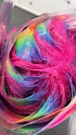 Colorist Invents New Way To Dye Hair With A Paint Roller Artofit