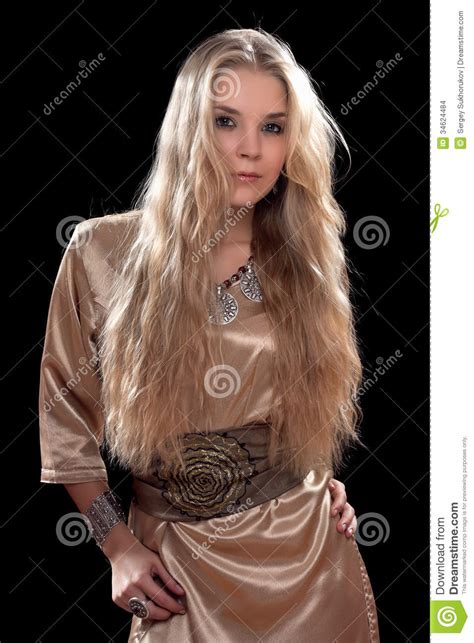 sexy junge blondine in einem kleid stockfoto bild von bezaubern frau 34624484
