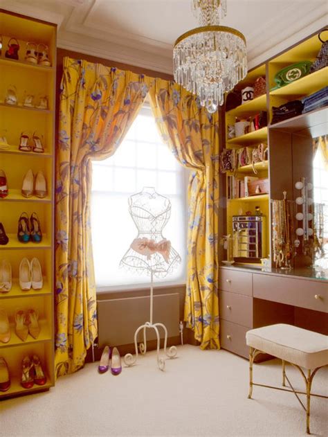 The designers also added two silver rubber rings as part of the decor for good measure. Small Dressing Room | Houzz