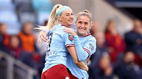 Chloe Kelly At The Double As Man City Keep Faint Womens Super League Title Hopes Alive With
