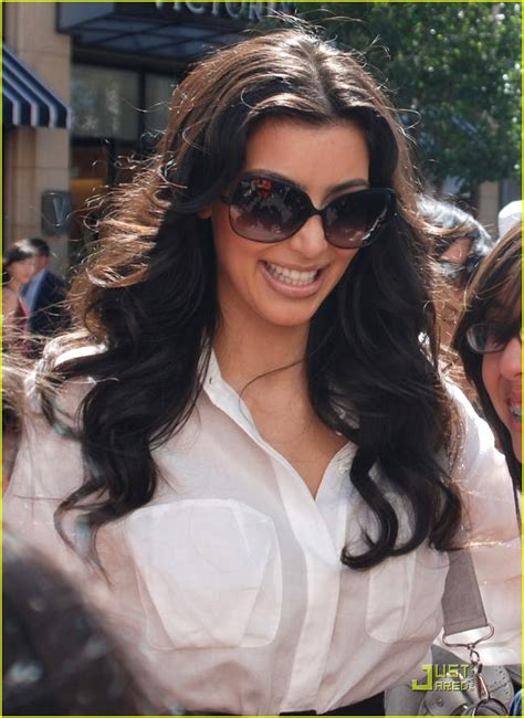 Kim Kardashian Visits Victorias Secret Photo 2106651 Kim Kardashian