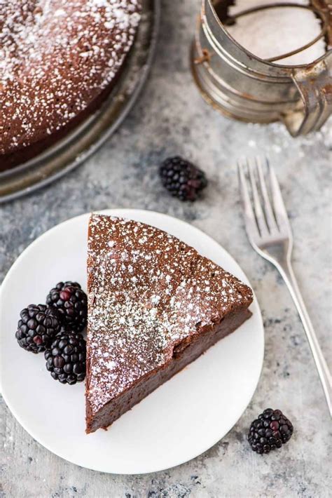 Rich And Decadent Flourless Chocolate Torte Easy To Make And