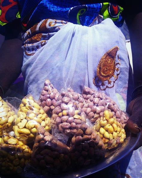 Guerté Thiam Arachides Grillées Peanuts Nioro Kaolack Senegal