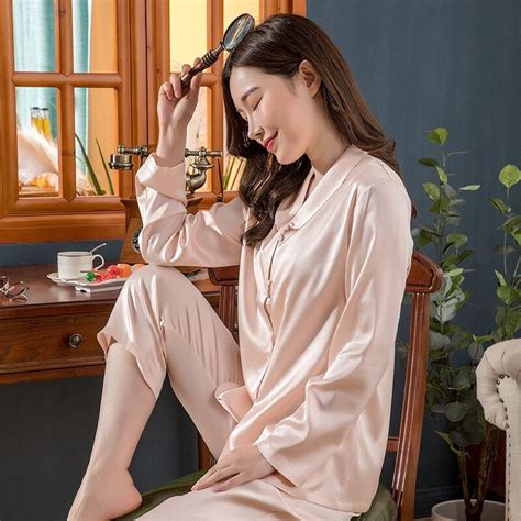 Luxury Womens Pajamas Summer 100silk Pajamas Elegant Loungewear Silk Pijama Sleepwear Sexy
