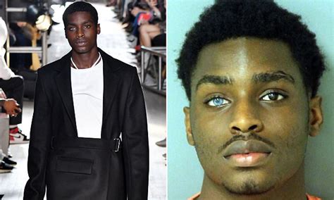 Hot Felon Prison Bae Takes Runway During Nyfw Daily Mail Online