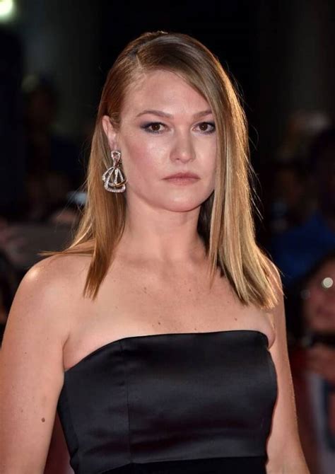 41 Hot And Sexy Pictures Of Julia Stiles Cbg