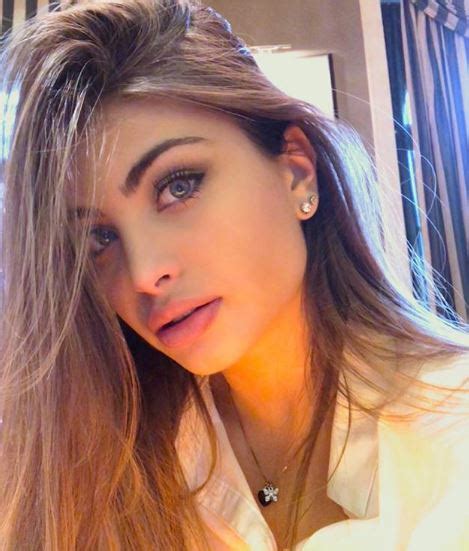 Loro sono emma muscat e il rapper biondo. Chi è Emma Muscat