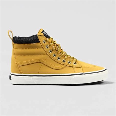 This is the 4th pair of sk8's i've bought for my kid and tonight, the whole toe of one shoe ripped. Vans Sk8-Hi MTE Shoes Honey Yellow Leather (con imágenes)