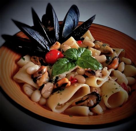 La ricetta è nata a napoli in due. Pasta e fagioli con cozze | Le Ricette di Max