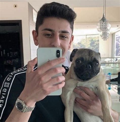 Youtuber Faze Rugs Dog Bosley Death Cause Heart Failure Fans Mourn