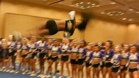 Cheerleader Shows Off Insane Routine