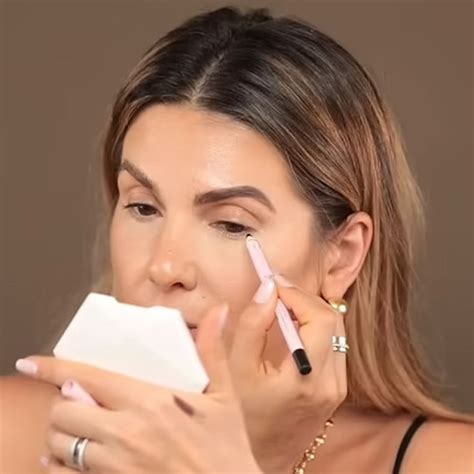 Makeup Artist Reveals Beauty Mistakes That Automatically Make You Look