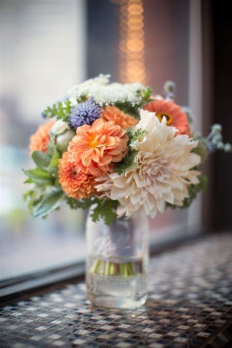 21 Zinnia Wedding Bouquet And Flower Ideas Weddingtopia Zinnia