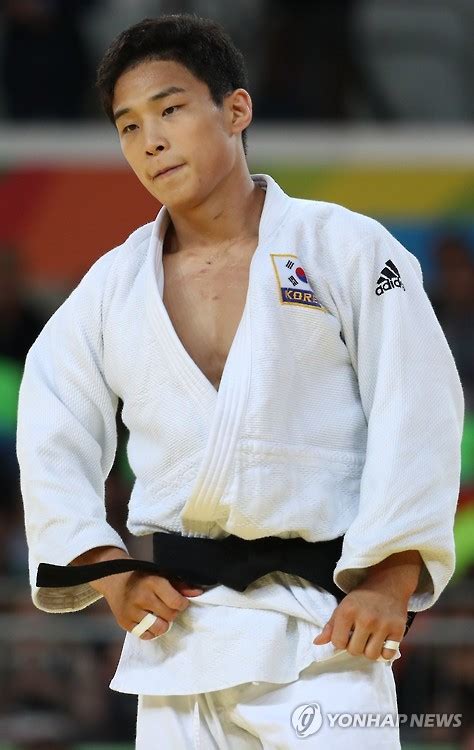 Check spelling or type a new query. 올림픽- 한국, 금·은·동 1개씩 획득…女양궁 8연패 위업
