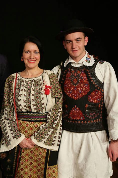 Romanian Traditional Clothing Co Cu Iosif Pe Coclauri Romanian