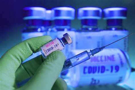 Pierwsze, uśrednione wyniki badań, podawały skuteczność działania szczepionki astryzeneki na poziomie 63 procent. Szczepionki na koronawirusa. Którą jest najlepsza, którą ...