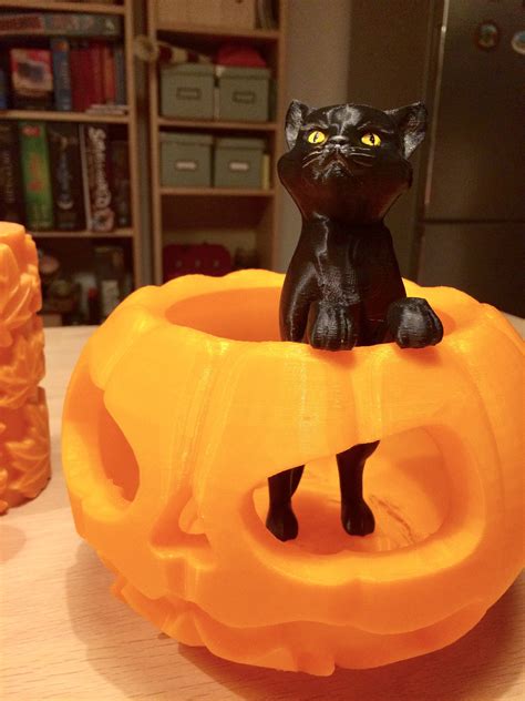 Printed And Painted Cat In A Pumpkin For Halloween 3dprinting