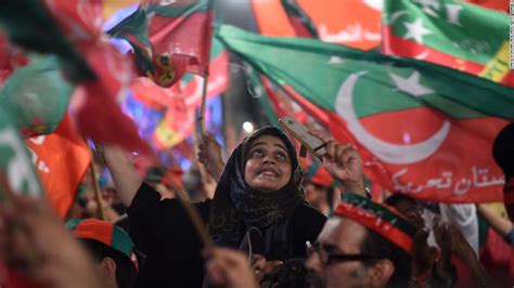 pakistan election imran khan claims victory in disputed vote cnn