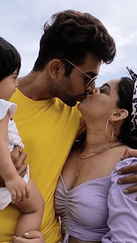 Jay Bhanushali And Mahi Vij Had A Passionate Lip Lock On Their Wedding