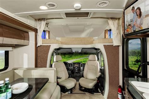 2015 Winnebago Navion 24j Class C Motorhome