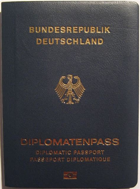 Der deutsche reisepass ist ein reisedokument, das für allgemeine reisen der deutschen staatsangehörigen ins ausland ausgegeben wird. Diplomatenpass - Wikipedia