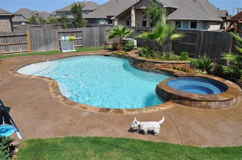 Free Form Swimming Pool And Spa In Katy Tx Houston Tx Features Raised Spa Tiered Flagstone