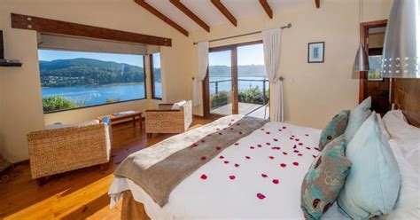 16 puzzle pieces per set. Top Honeymoon Destinations in SA | Pink Book Weddings