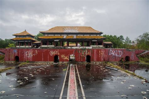 Abandoned Chinese Theme Park 3888 X 2592 Oc