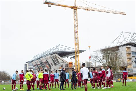 Actualité de l'équipe pro et du club, matches et résultats, photos, vidéos, joueurs, section féminine, formation, histoire, boutique et billetterie. FC Metz International football academy - Le centre - FC ...