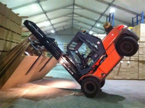 10 Common Forklift Mistakes And How To Avoid Them Unifirst First Aid