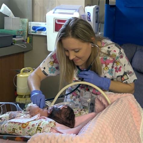 Woman Born As 1 Pound Preemie Speaks Out About Working In The Nicu That Saved Her Life Good