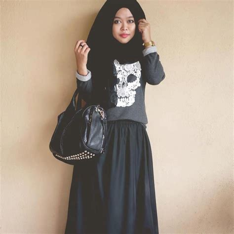 Stylish Hijabi Outfit With Pastel Goth Twist