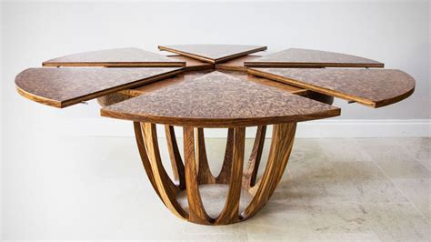 This was the first expanding circular dining table george made, and as such it has a special place in his heart. Folks, This Is How An Expandable Round Table Should Be ...