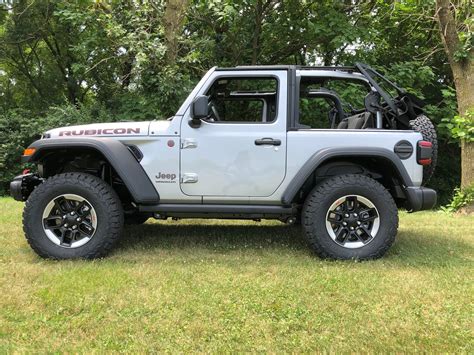 Looking For Pics Of 2 Mopar Lift With 33s Jeep Wrangler Forums Jl