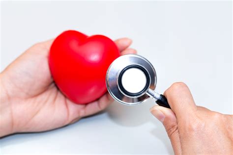 A maioria dos casos de miocardite viral é assintomática e remite espontaneamente. Cardiomiopatia secundária - causas, sintomas, diagnóstico ...