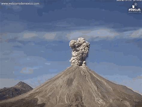 Volcano Eruption Gif Volcano Eruption Erupting Gifs Entdecken Und