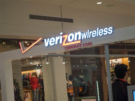 Verizon took $30 billion in revenue, added 615,000 postpaid additions