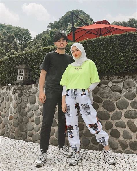 Inspiration Hijab Style Outfit of The Day (OOTD) 2019 Remaja Indonesia