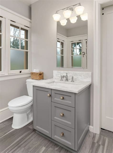 Small bathroom remodel by laura hay decor & design inc. 51 Amazing Small Bathroom Makeover Ideas - homelizm.com