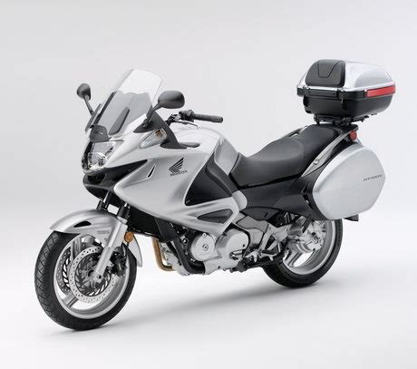 Sport touring bikes for short people? Honda NT700V ...