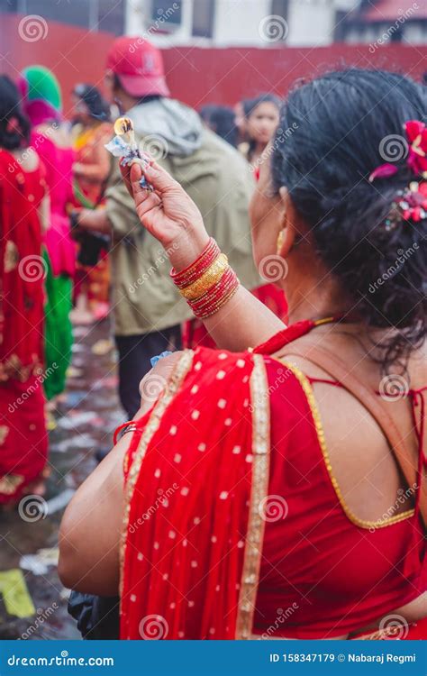Hindu Women Offer Prayers At The Pashupatinath Temple During Teej Festival Editorial Stock Image